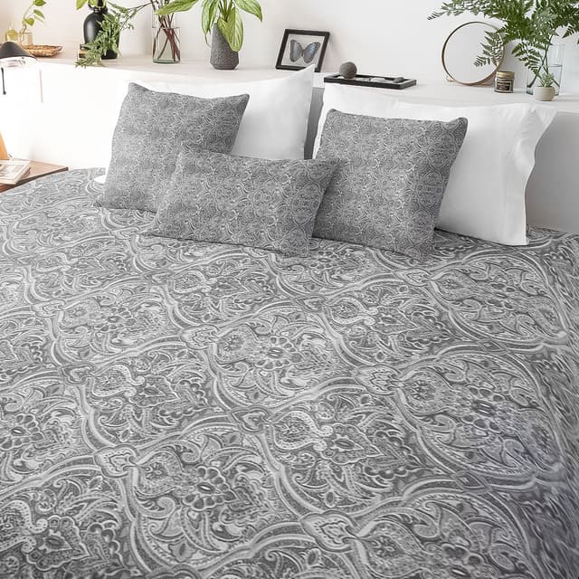 Royal Charcoal – 300 TC (Elegant grey paisley design, silky-soft finish, and breathable comfort.)